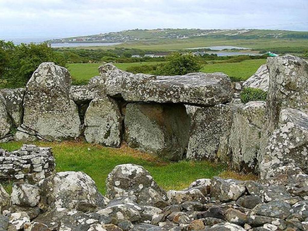 The Benwiskin Centre Ballaghnatrillick Extérieur photo