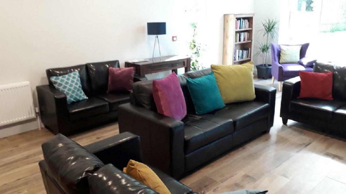 The Benwiskin Centre Ballaghnatrillick Extérieur photo